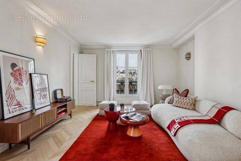 Appartement à PARIS-1E
