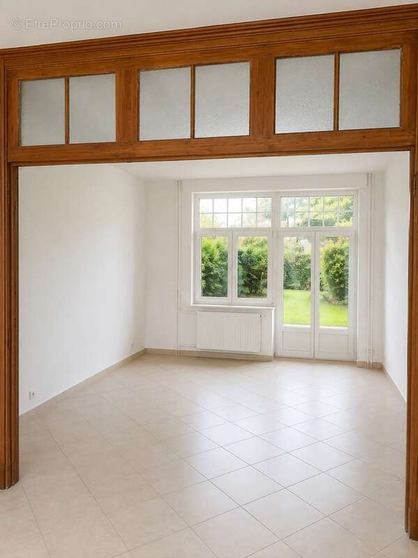 Maison bourgeoise de caractère  sur 3 niveaux–7 chambres – 2 salles d'eau,2 WC  Idéale pour une grande famille ou un investisseu - photo 7