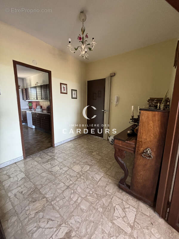 Vente appartement de type 5 avec terrasse, ascenseur et garage, Aix en Provence, centre ville à pied. - photo 11