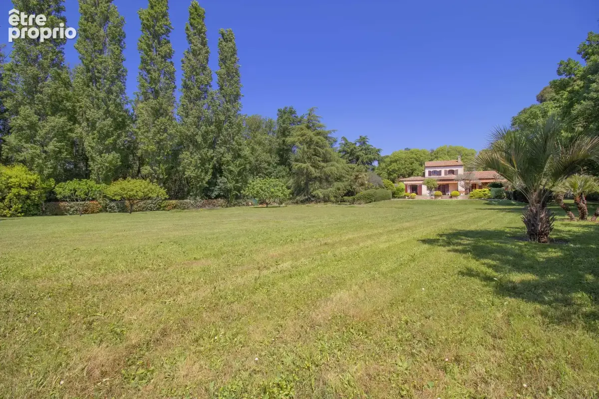 Hyères - La Moutonne : Propriété de caractère sur 1,6 hectare avec piscine - photo 20