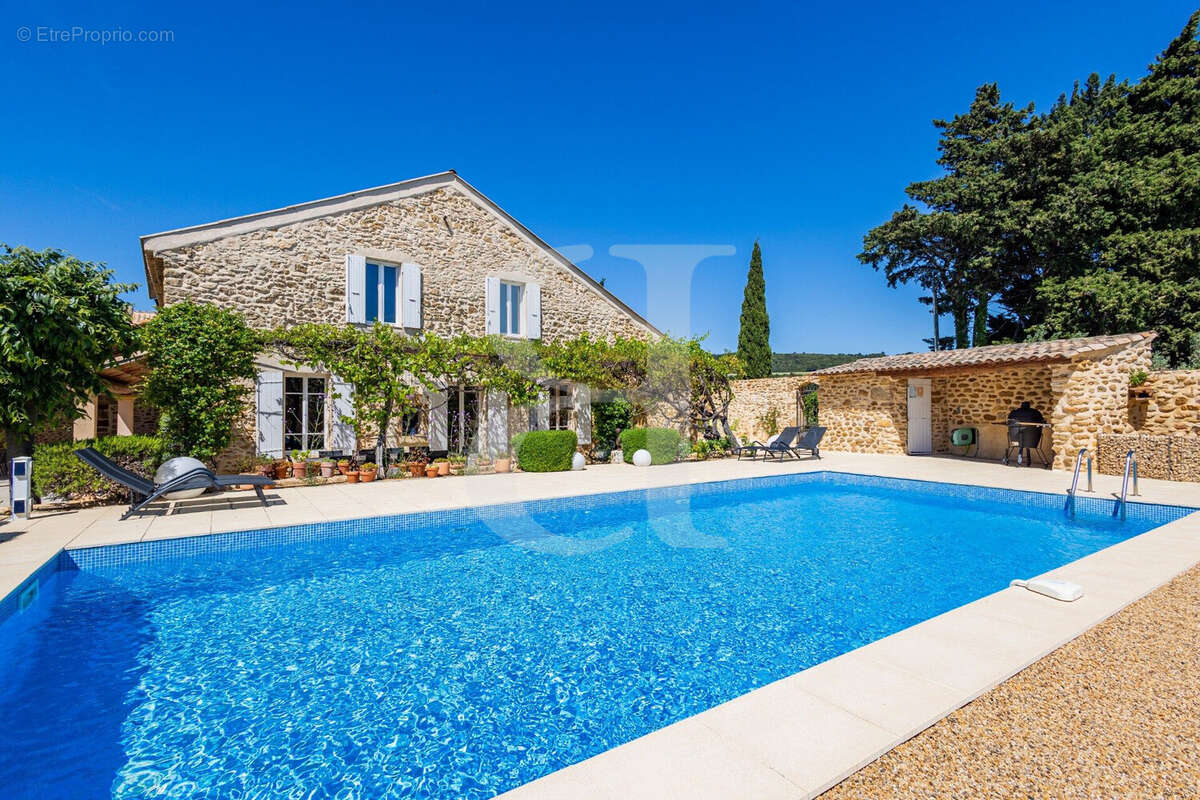 Maison à UCHAUX