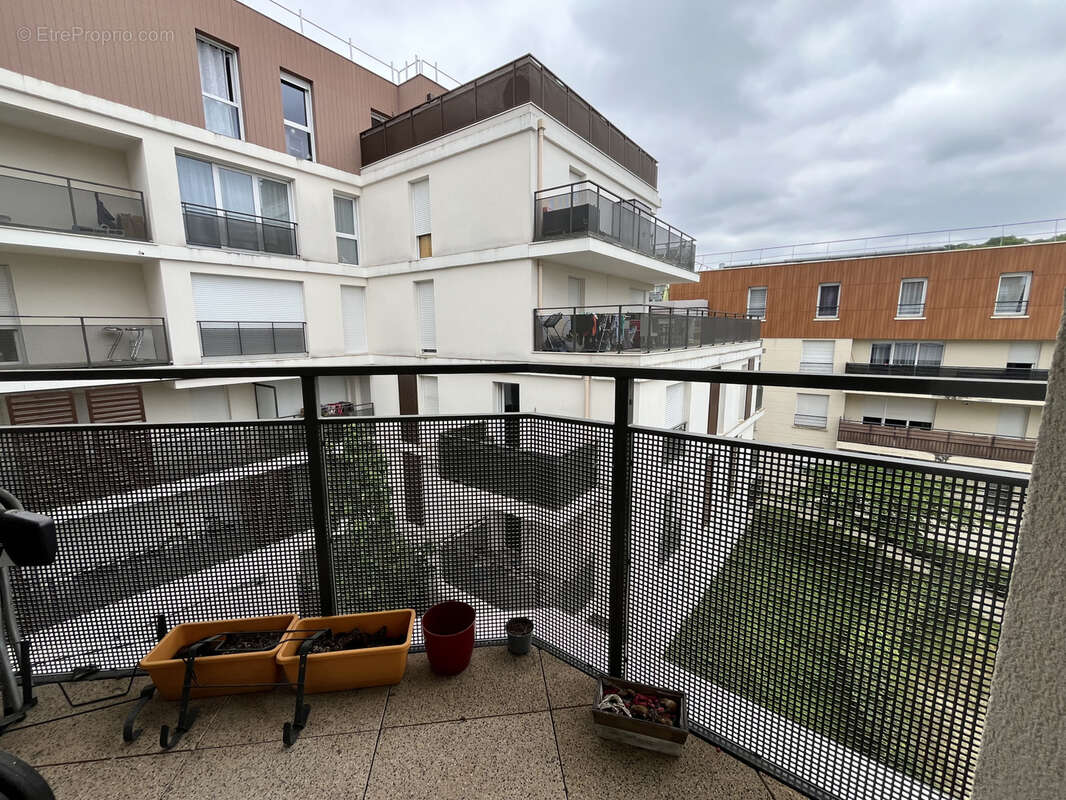 Appartement à FONTENAY-LE-FLEURY