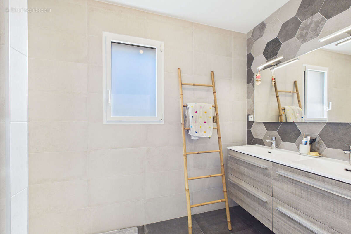 Maison contemporaine de plain pied -156 m² - terrain 1040 m² - la roche sur yon - photo 12