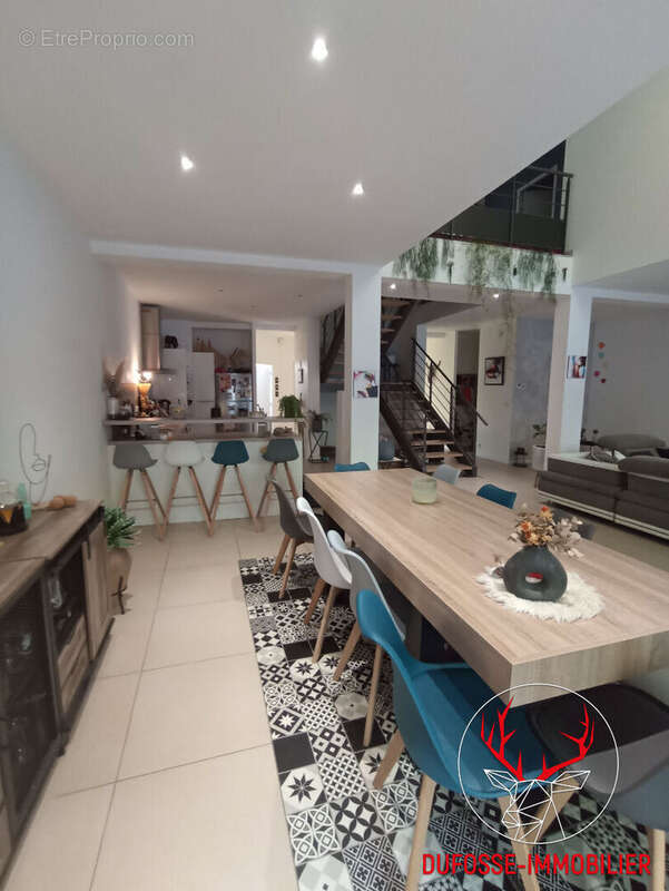 Maison " style loft "  265 m²  St paul en jarez  42740 - photo 2