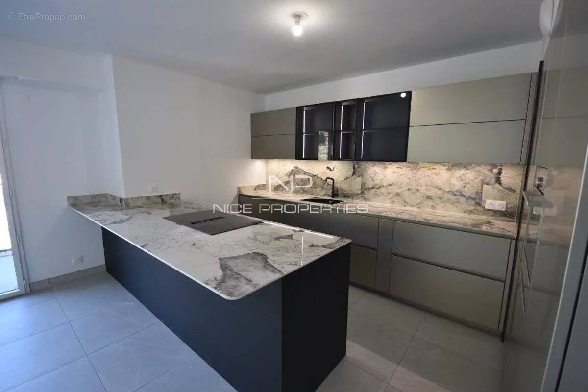 Appartement à MOUGINS