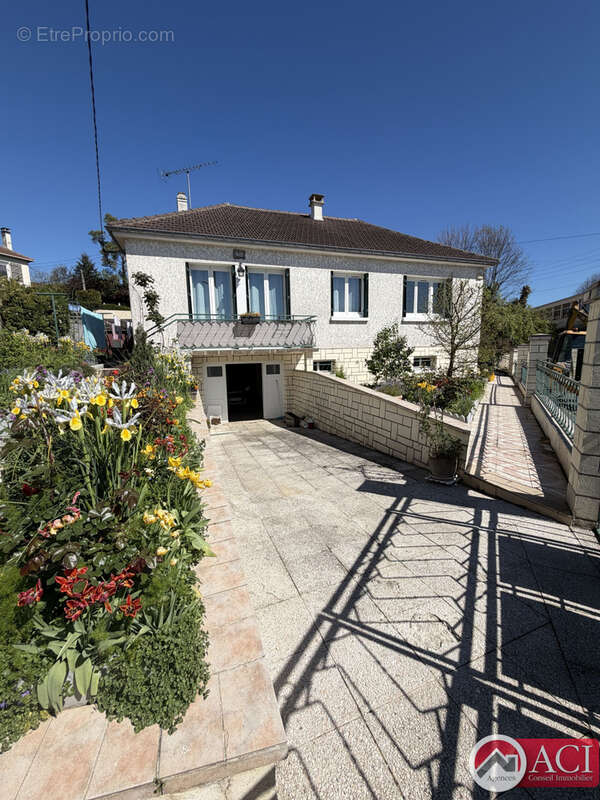 Maison à BORNEL