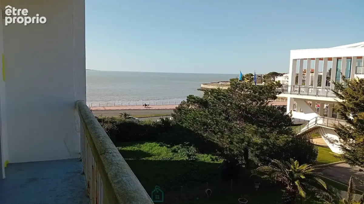 Royan Situation exeptionnelle double vue mer pour cet appartement 2 chambres - photo 9