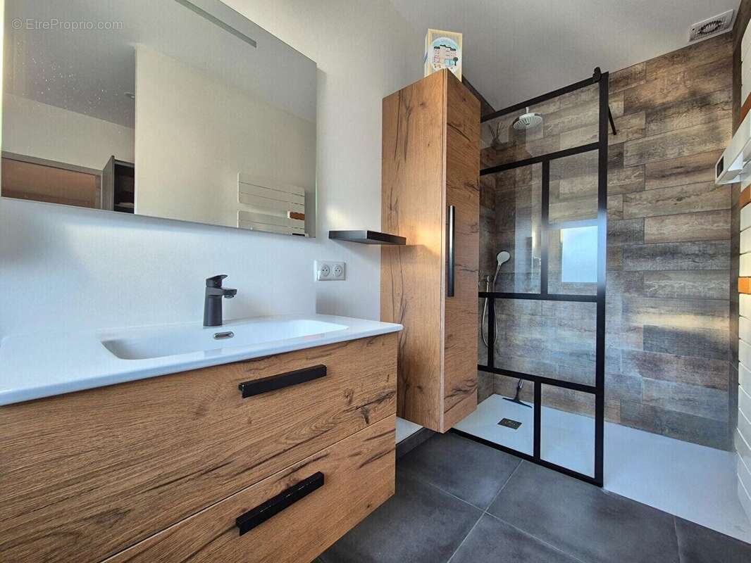 Maison à SAINT-ETIENNE-DU-BOIS