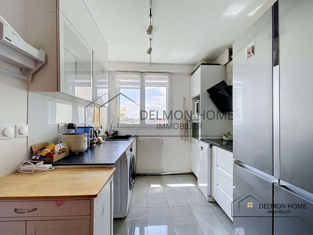 Appartement à LA GARENNE-COLOMBES