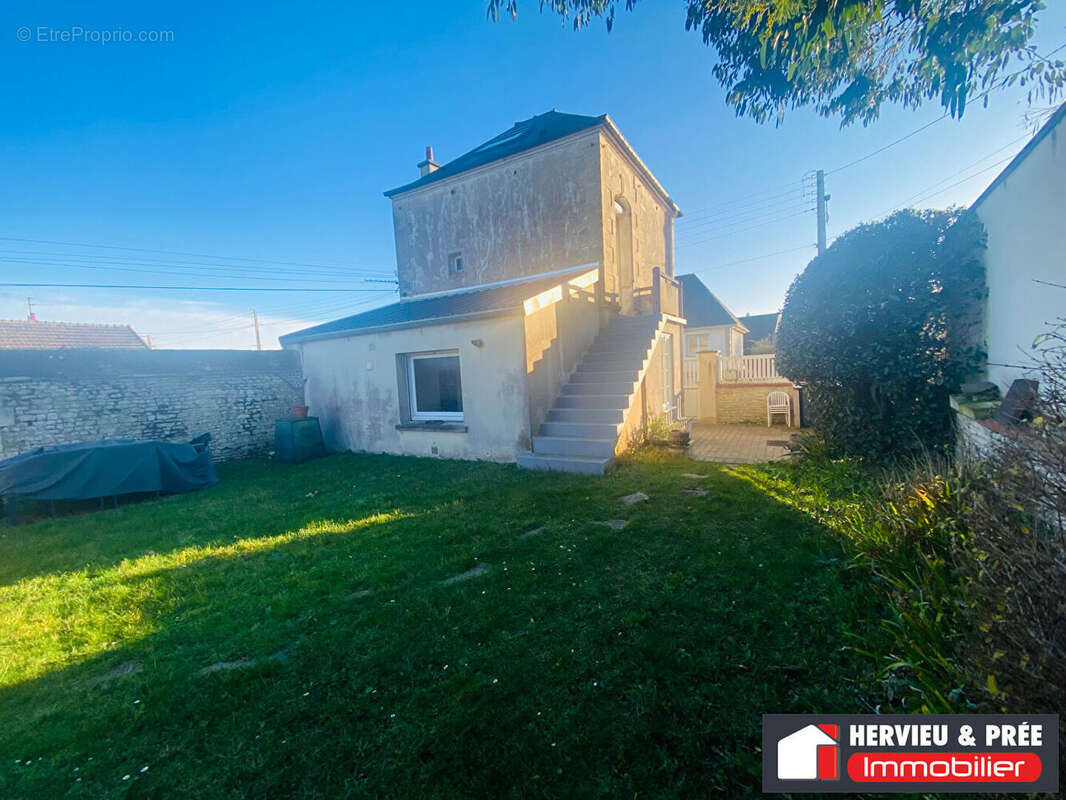 Maison à LION-SUR-MER