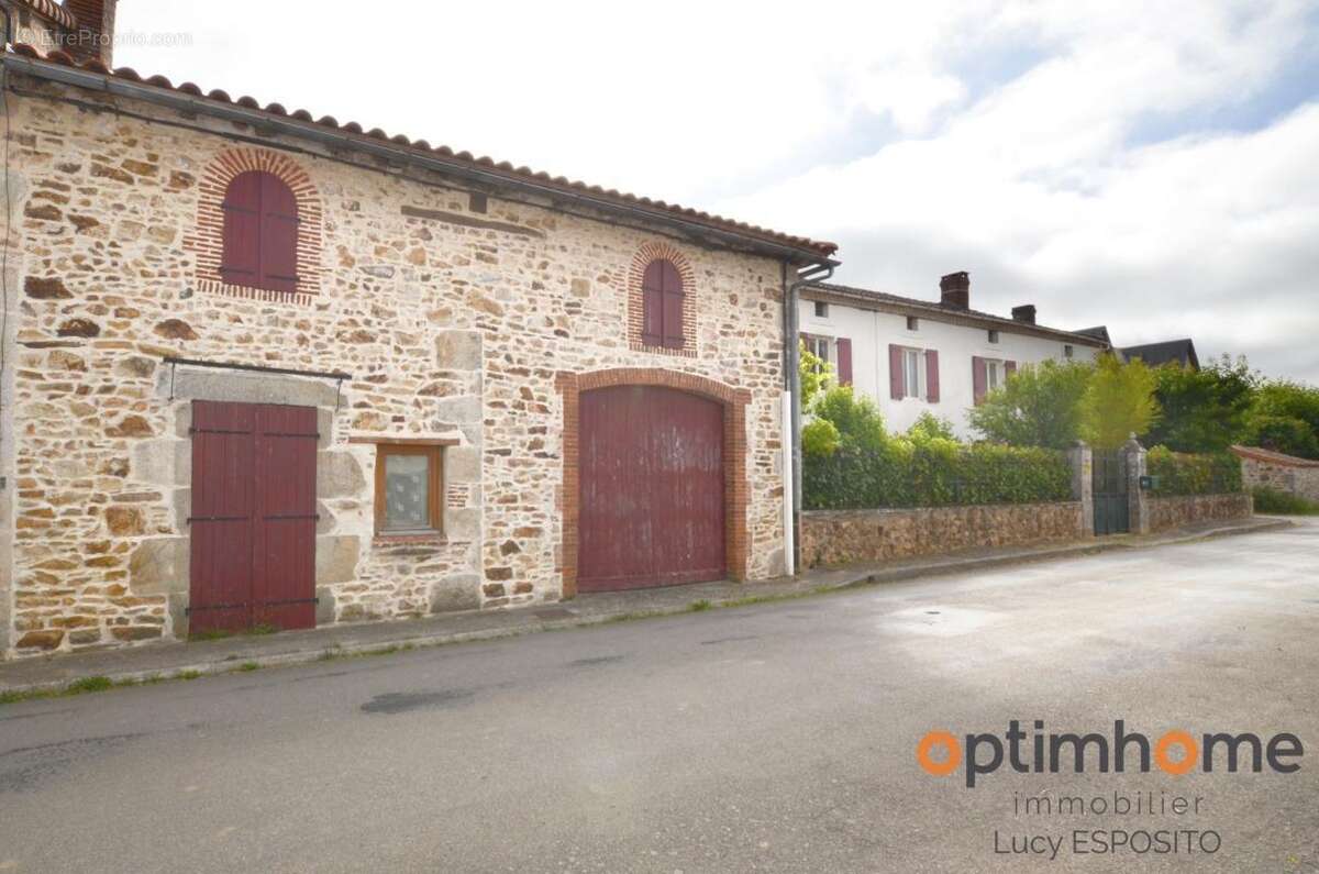  Spacieuse maison de campagne aux multiples possibilités – Saint-Christophe, Charente  - photo 56