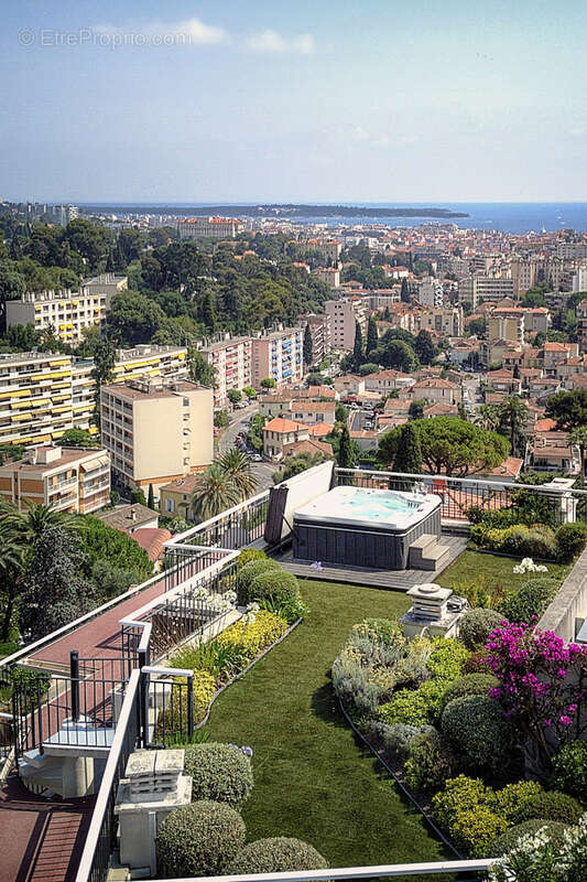 Appartement à LE CANNET