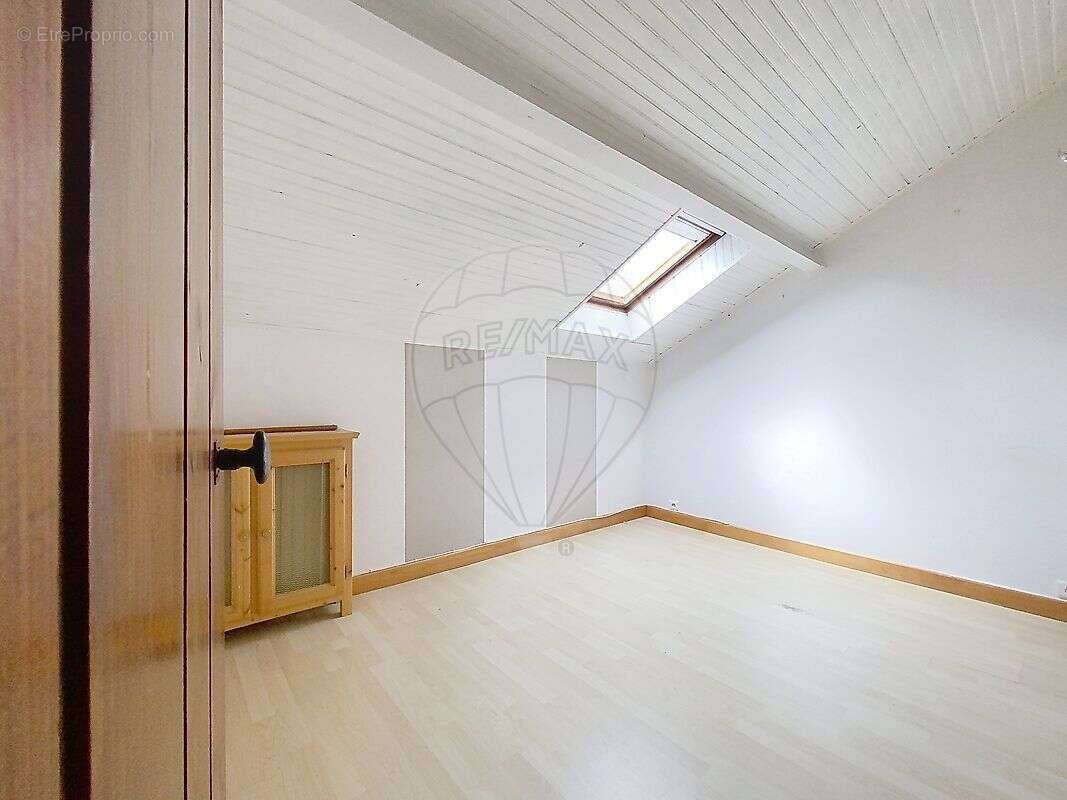 Maison à VILLENEUVE-SUR-YONNE