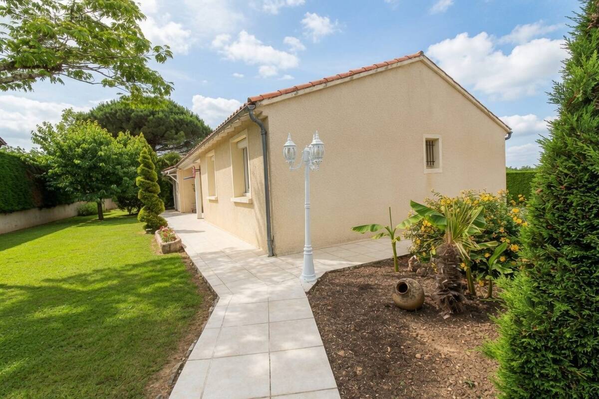 Maison à LEOJAC