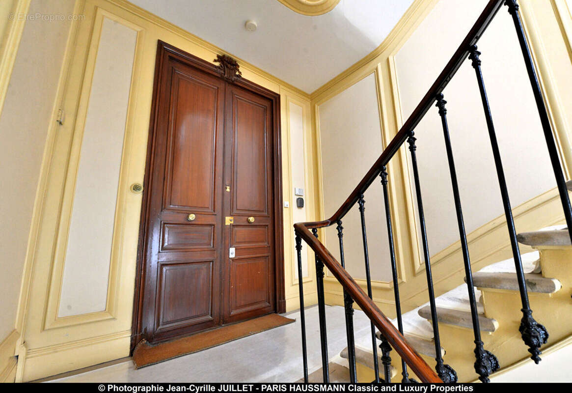 Appartement à PARIS-8E