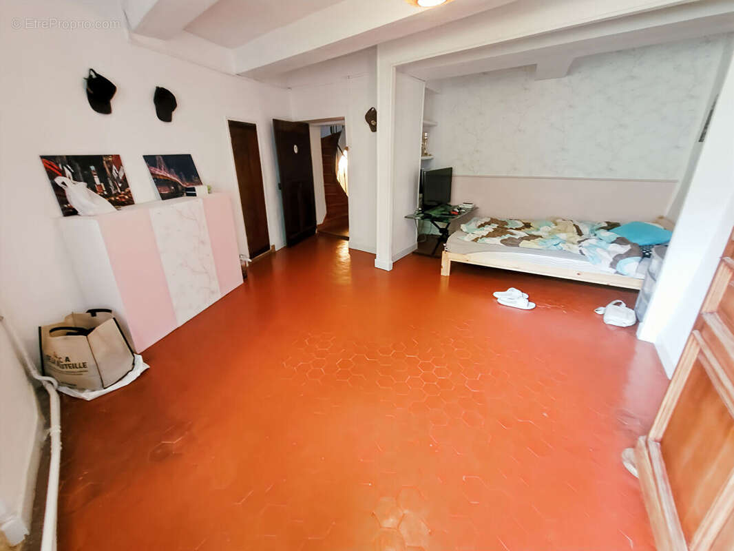 Maison à PELISSANNE