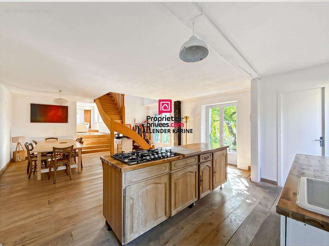 Maison à THORIGNY-SUR-OREUSE