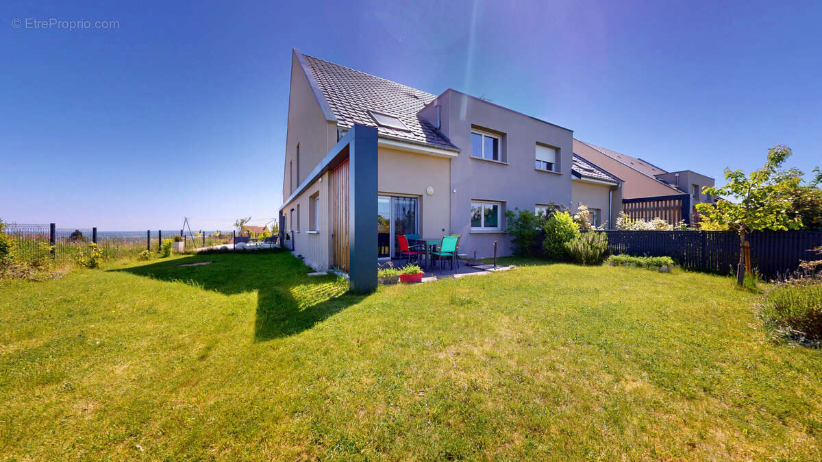 Appartement à HAUTEVILLE-LES-DIJON