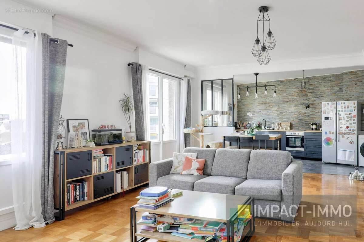 Appartement à COURBEVOIE