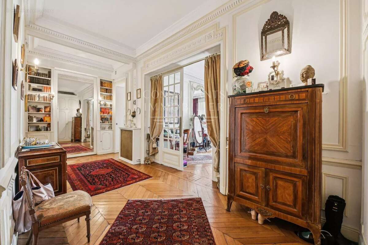 Appartement à PARIS-17E