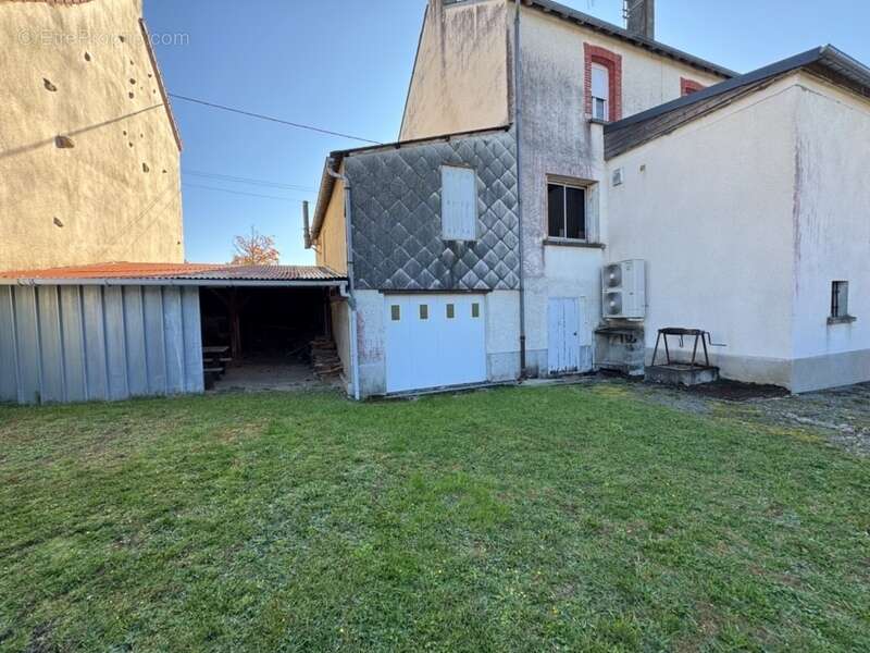 Maison à SAINT-LEGER-MAGNAZEIX