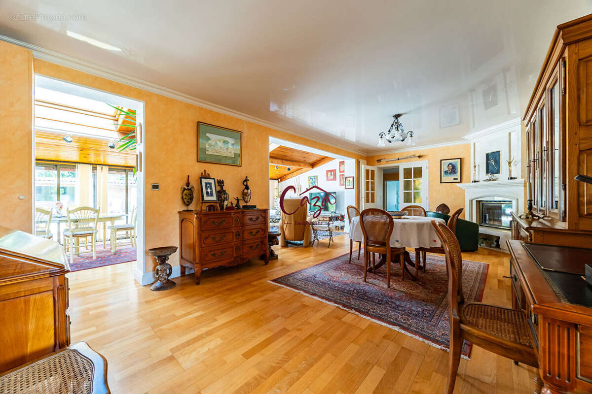 Maison familiale avec piscine , grand garage et studio indépendant MONTUSSAN - photo 11