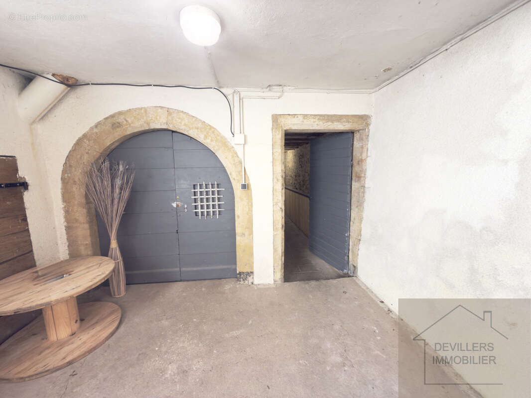 Appartement T3 atypique à vendre à Ornans (Doubs)   106 m2 au sol   Terrasse plein sud   Grand garage   Centre - photo 12