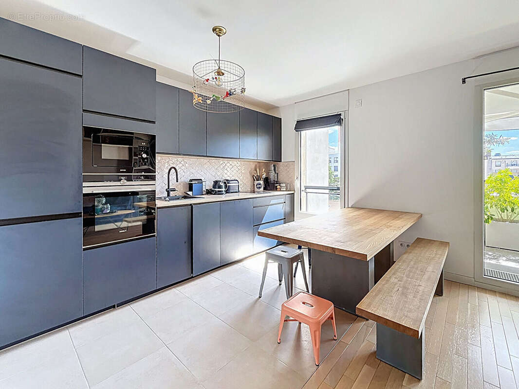 Appartement à SURESNES