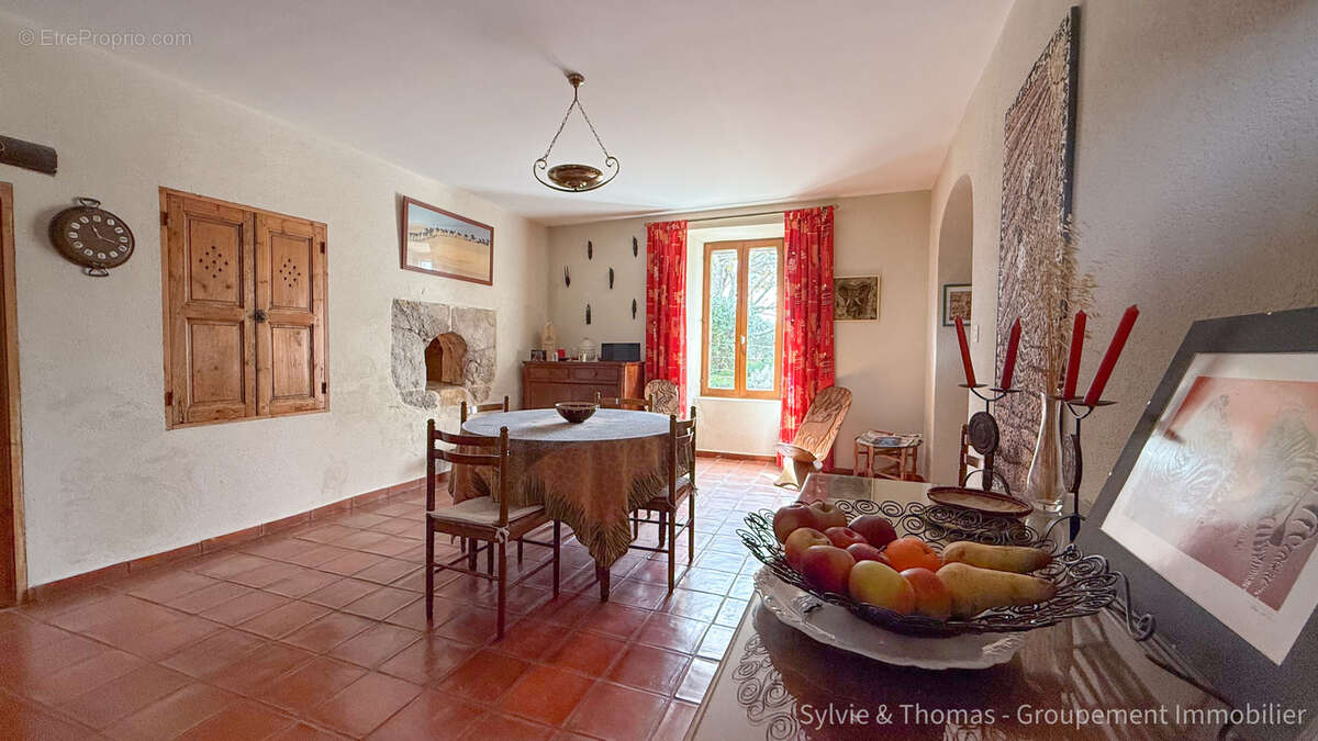 Maison à CADEROUSSE