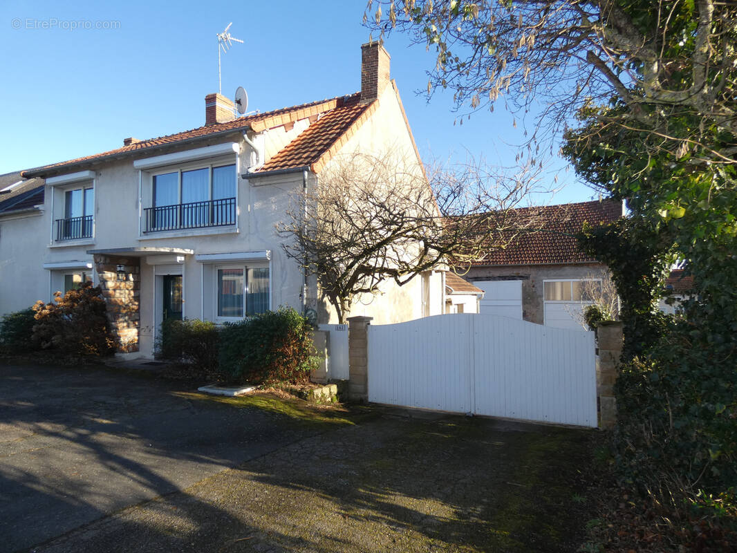 Maison à COMMENTRY