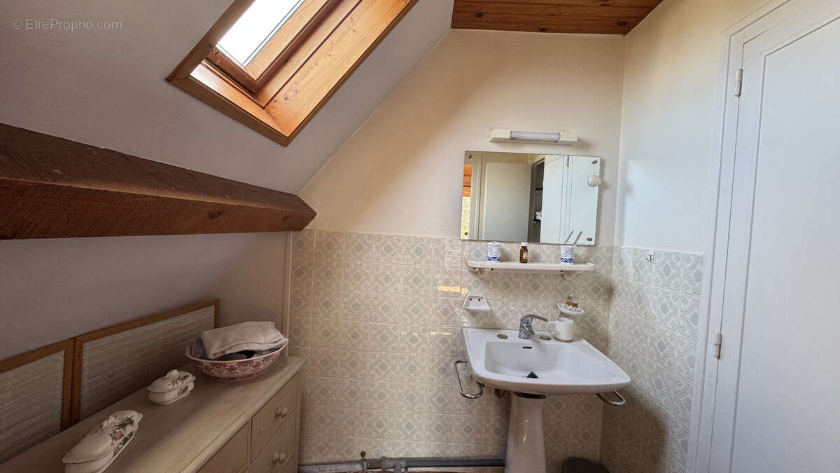 Maison à PUGNY-CHATENOD