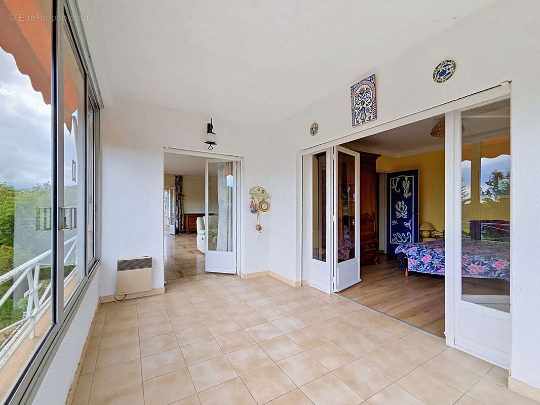 Appartement à VENCE