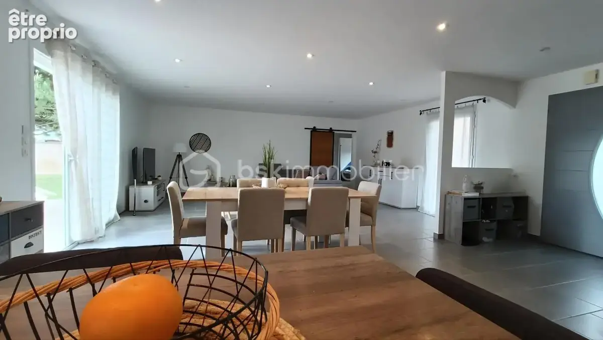 Maison de plain-pied - année 2012 – 150 m² habitables – 4 chambres - photo 6