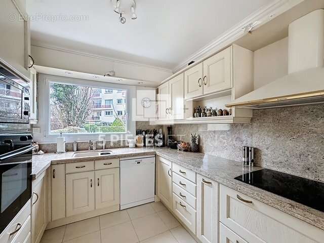 Maison à LA CELLE-SAINT-CLOUD