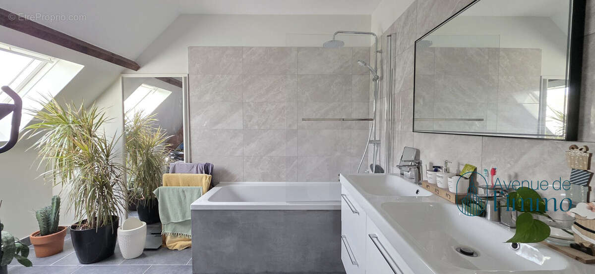 Maison à SAINT-BARTHELEMY-D&#039;ANJOU