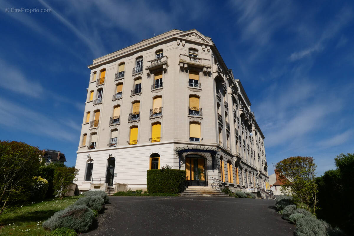 Appartement à NERIS-LES-BAINS