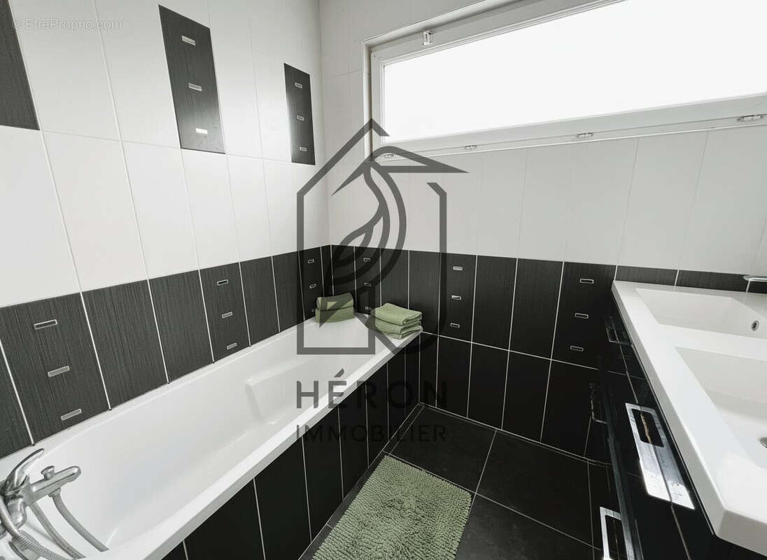 Maison à SAILLY-SUR-LA-LYS