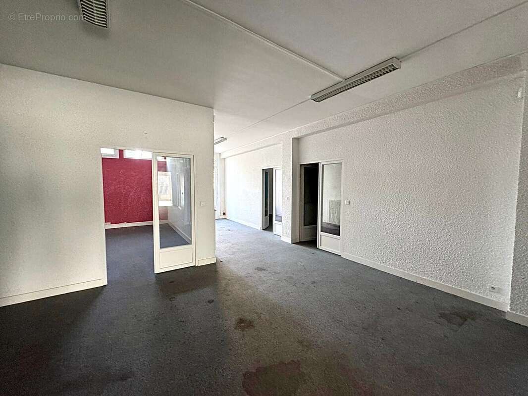 Commerce 202 m² à Floirac  - photo 2