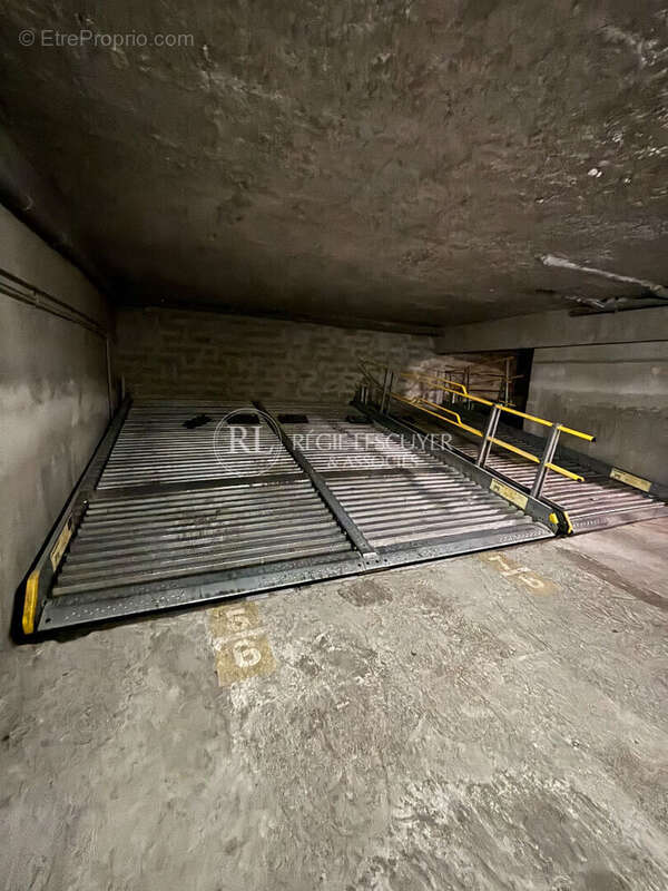 Parking à LYON-2E
