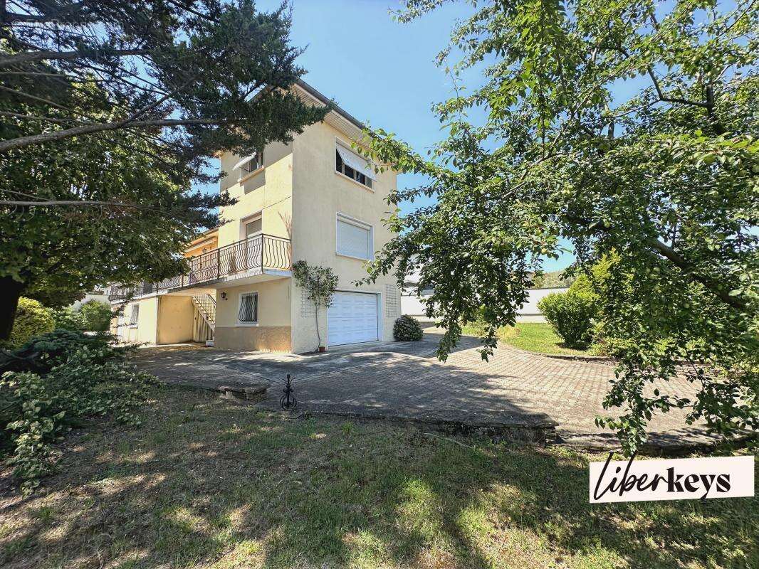 Maison à CHARLY
