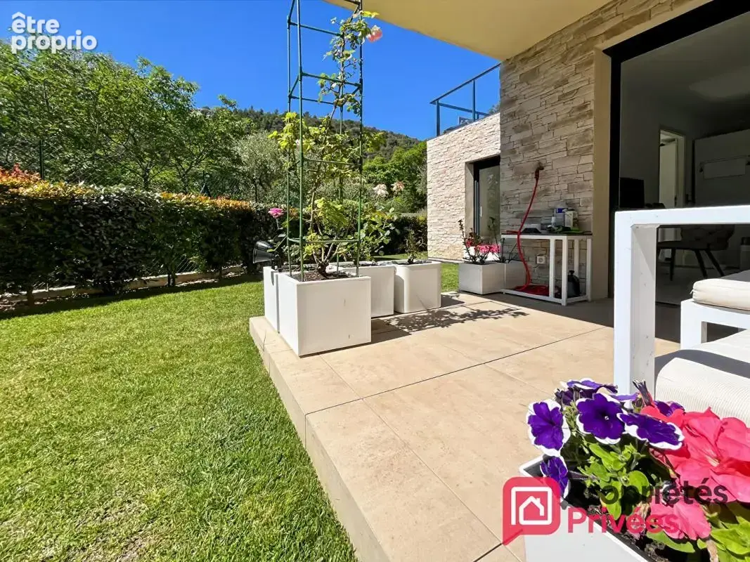 ÈZE VILLAGE : T4 avec jardin privatif, aperçu mer et garage - photo 2