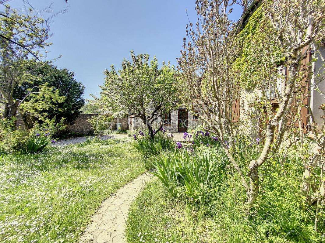 Maison à ETAMPES
