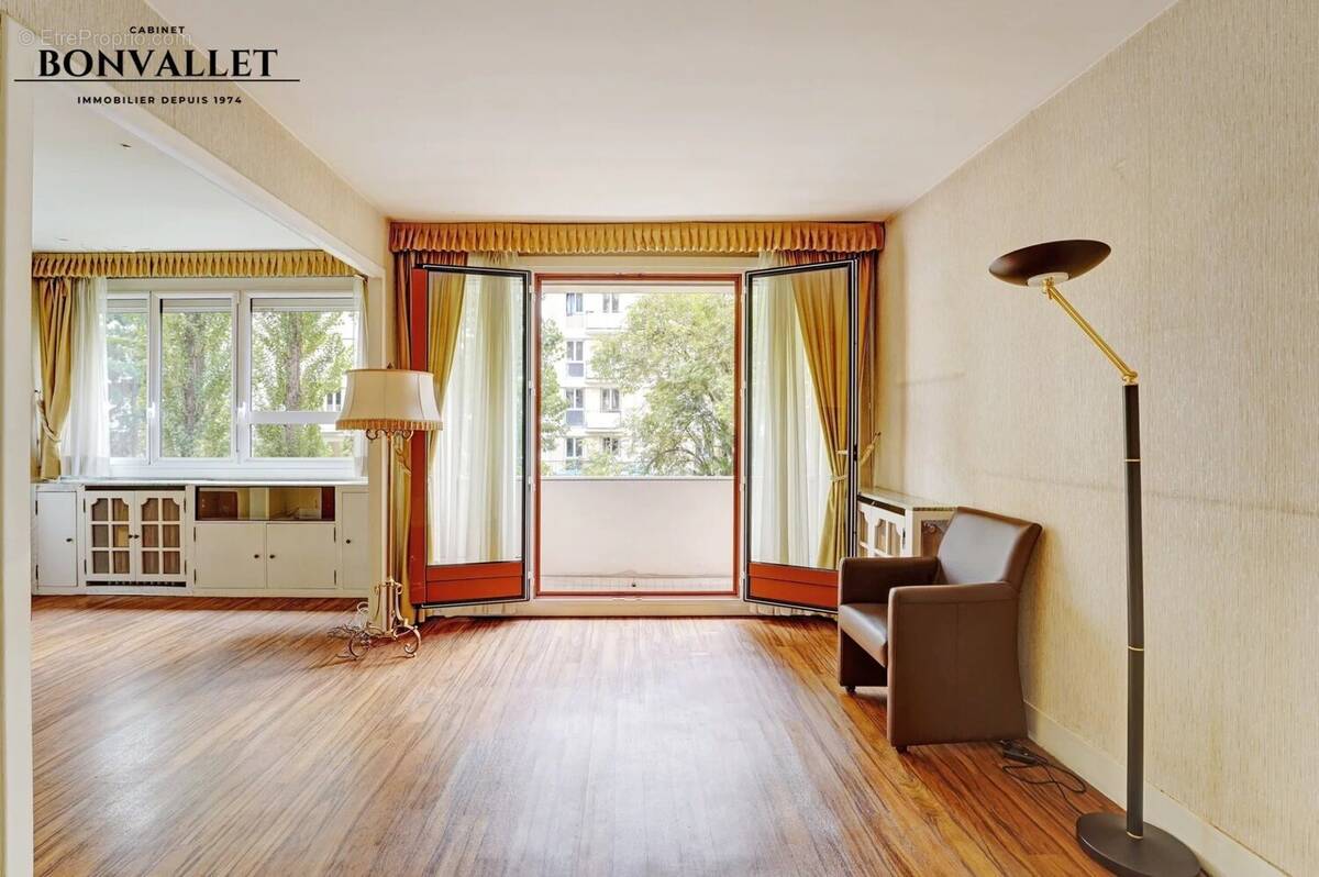 Appartement à PARIS-15E