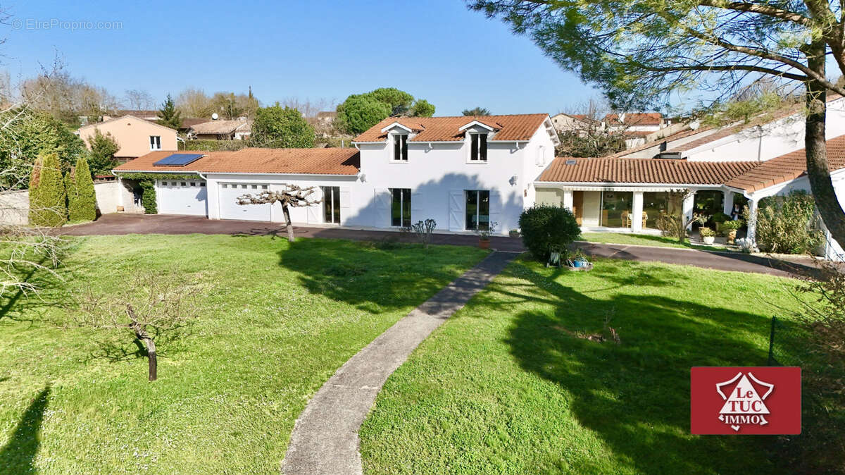 Maison à SAINT-SYLVESTRE-SUR-LOT