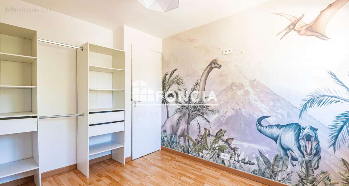 Maison familiale de 145 m² avec 4 chambres, grand jardin, terrasse et garage à Tours-sur-Marne - photo 7