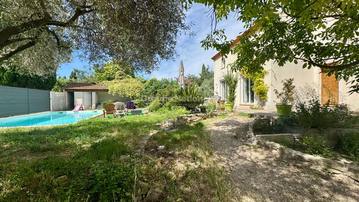 Maison familiale P7 de 213 m² avec piscine - Secteur Mas du Boudan - photo 13