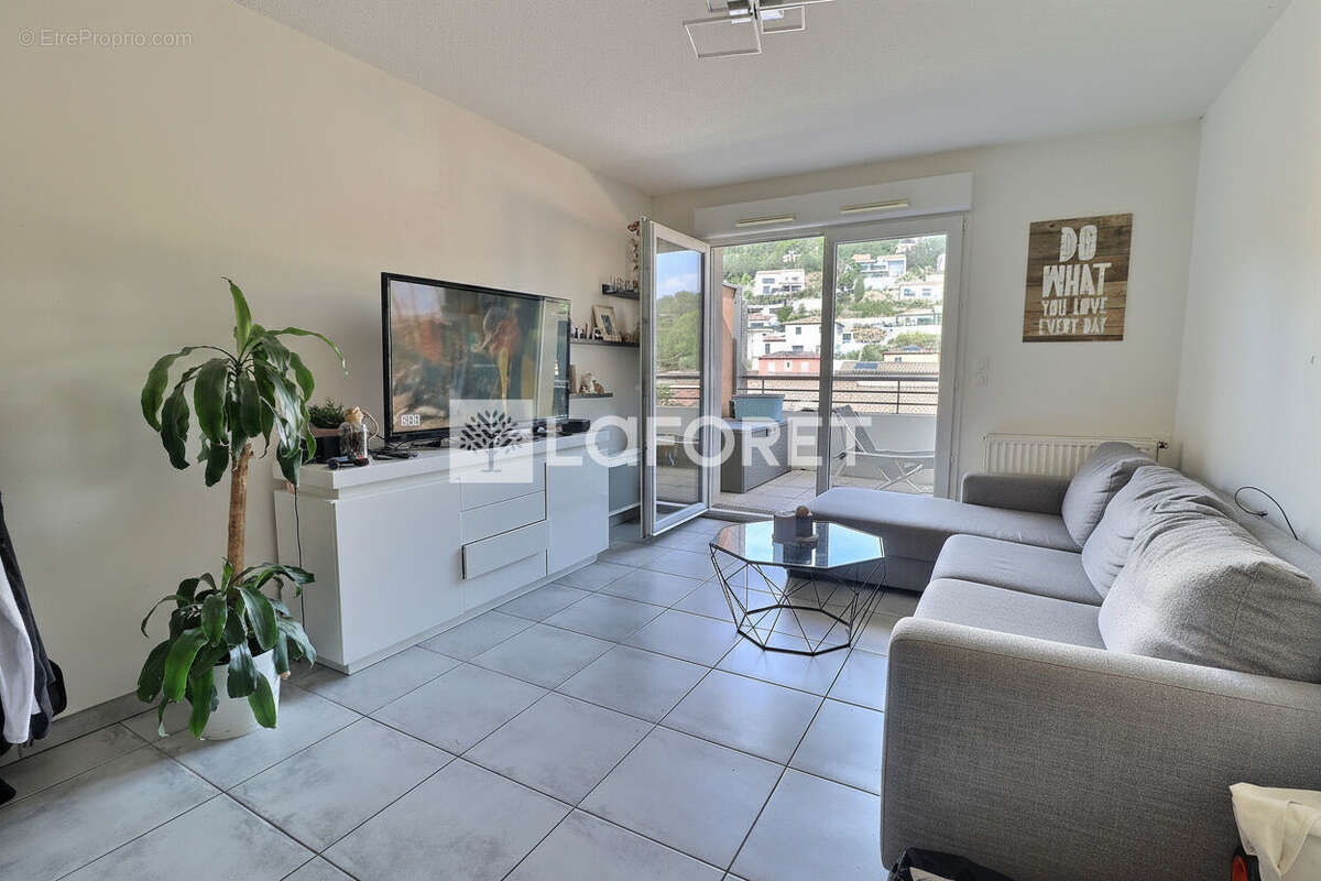 Appartement à CUERS