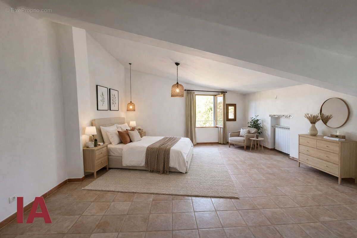 Maison à AUPS
