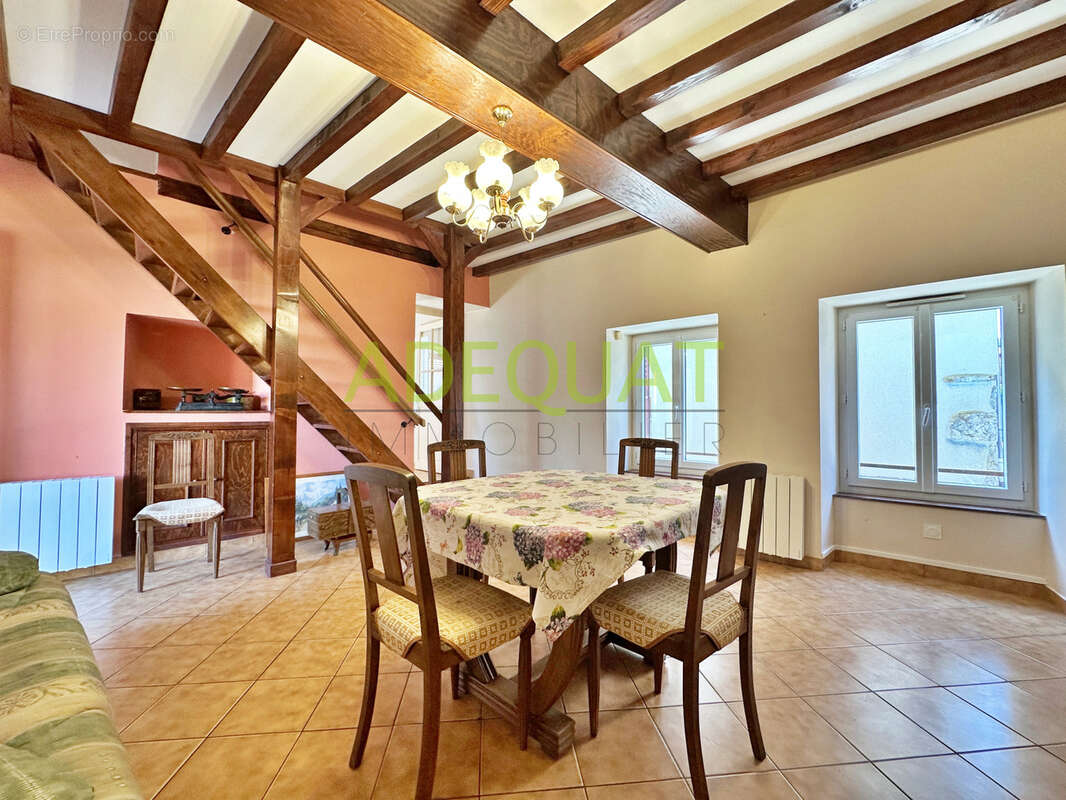 AVEIZE, Maison de village - photo 6
