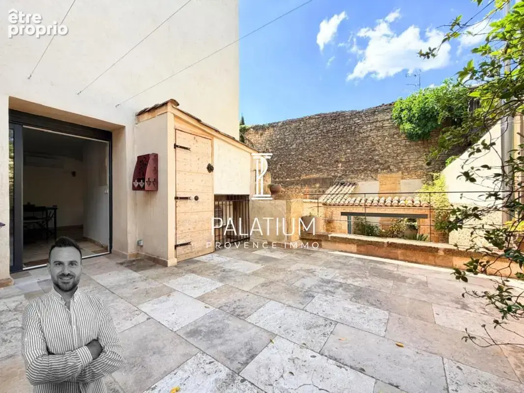 Demeure de caractère de 215 m² – Deux bâtisses des XVIe et XVIIIe, cœur de Grans - photo 13